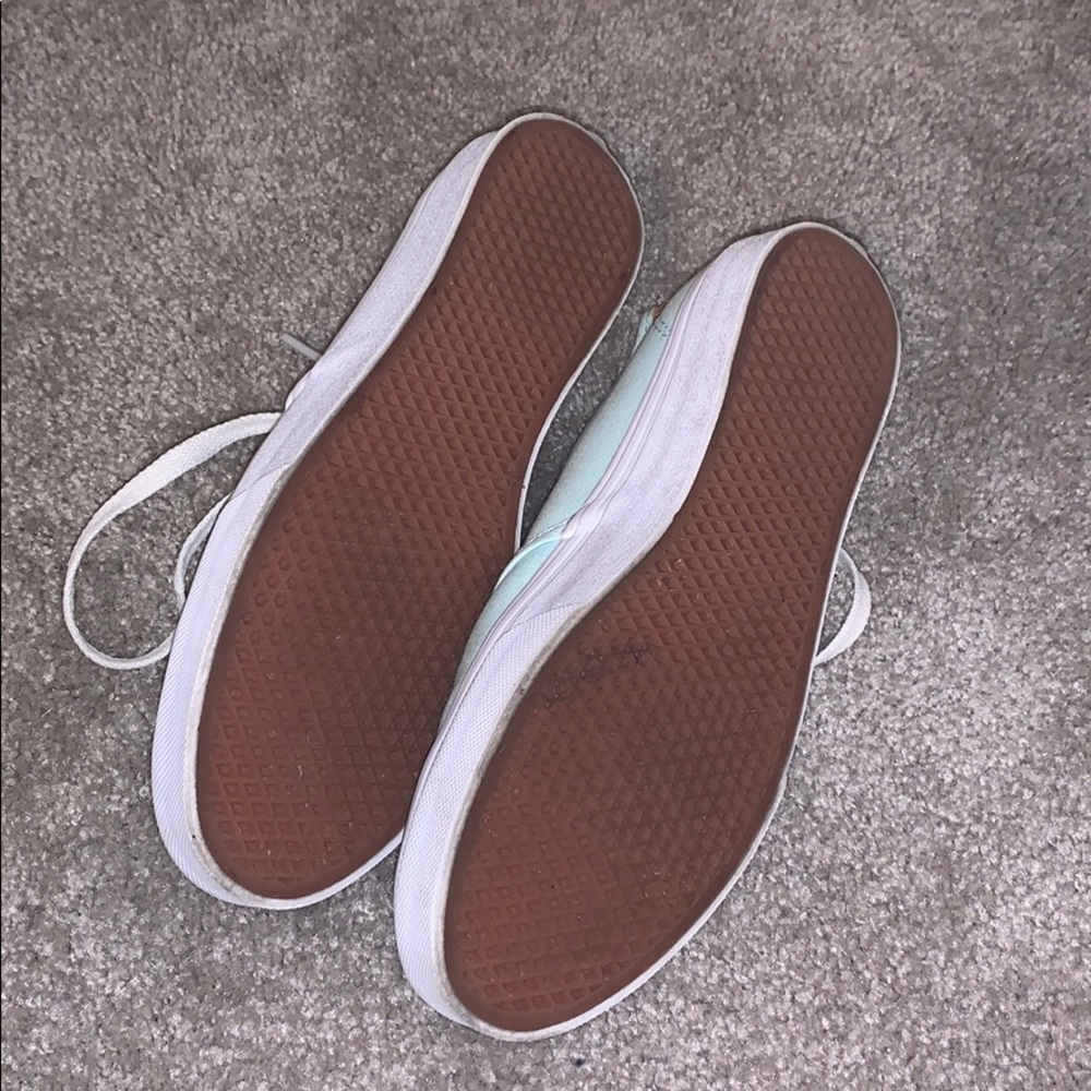 Vans - Picture 2 of 6
